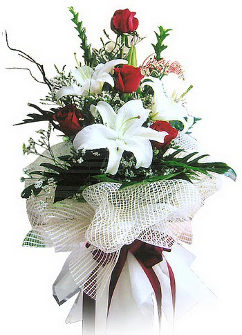  Ankara �i�ek sat���  4 kirmizi g�l , 1 dalda 3 kandilli kazablanka