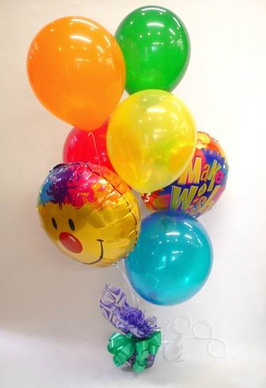  Ankarada �i�ek g�nderme sitemiz g�venlidir  17 adet u�an balon ve k���k kutuda �ikolata