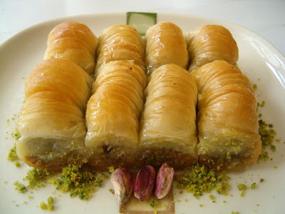 tatli g�nder Essiz lezzette 1 kilo Fistikli Sari Burma  Ankara yurti�i ve yurtd��� �i�ek sipari�i 