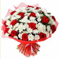 11 adet k�rm�z� g�l ve beyaz k�r �i�e�i  Ankara hediye sevgilime hediye �i�ek 