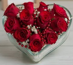 Kalp i�erisinde 7 adet k�rm�z� g�l  Ankaraya �i�ek yolla 