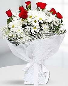 7 k�rm�z� g�l ve papatyalar buketi  Ankara hediye sevgilime hediye �i�ek 