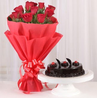 10 Adet k�rm�z� g�l ve 4 ki�ilik ya� pasta  Ankara hediye sevgilime hediye �i�ek 