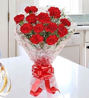 12 adet k�rm�z� karanfil buketi  Ankarada �i�ek g�nderme sitemiz g�venlidir 