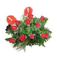 9 adet kirmizi g�l ve antorium   Ankara yurti�i ve yurtd��� �i�ek sipari�i 
