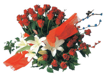  Ankara çiçek satışı  17 adet gül ve kazablanka çiçegi aranjmani