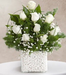 9 beyaz gül vazosu  Ankara çiçek , çiçekçi , çiçekçilik 