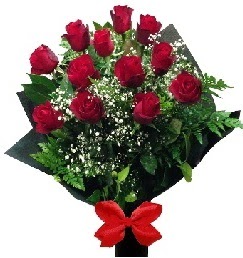 11 adet kırmızı gülden buket  Ankaraya çiçek yolla 
