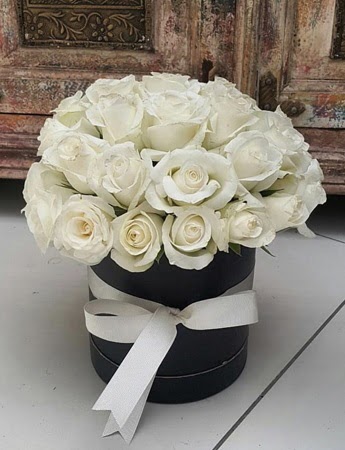 33 adet beyaz gülden görsel kutu tanzimi  Ankara çiçek servisi , çiçekçi adresleri 